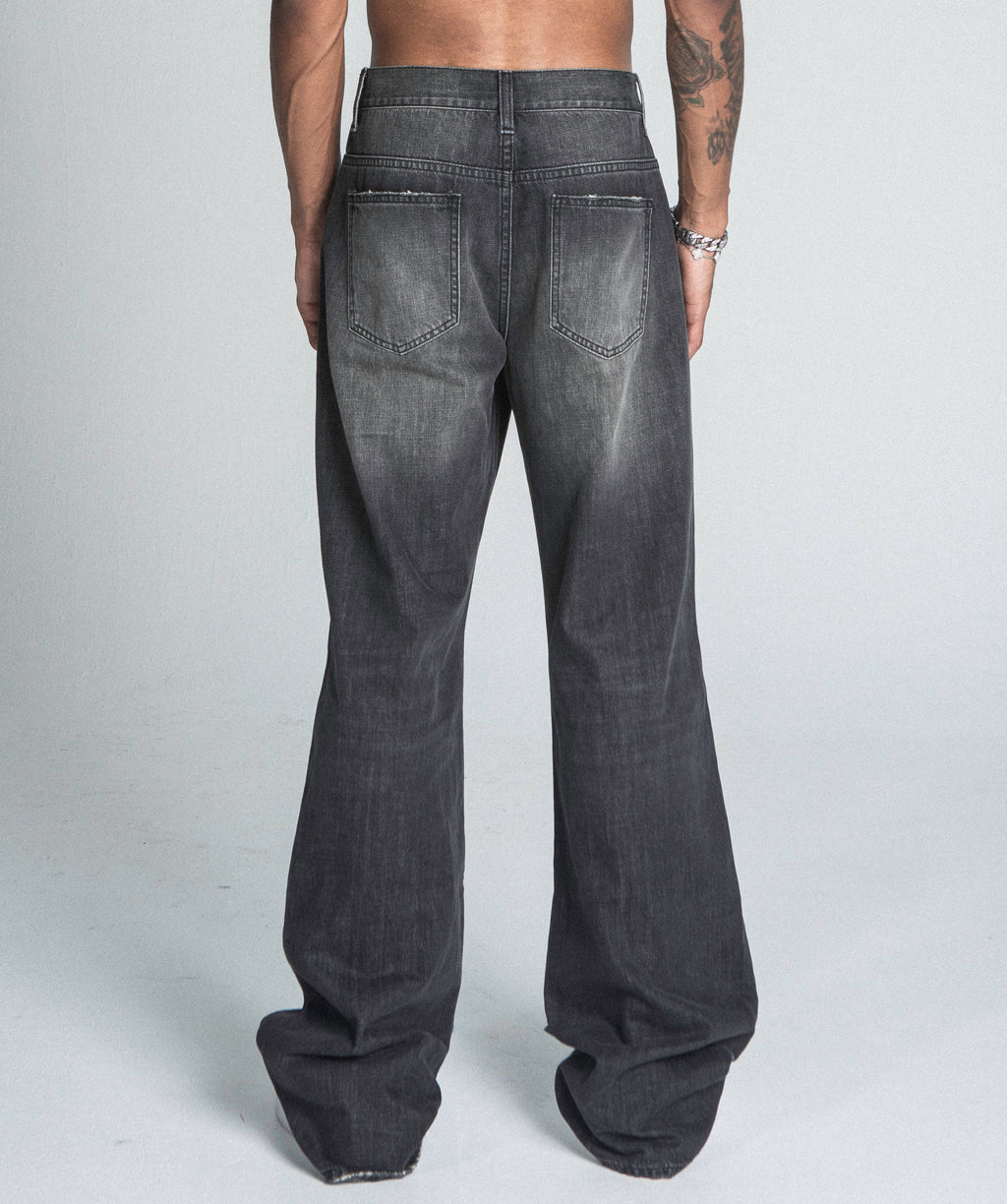 AJ09B-2 BLACK DISTRESSED BAGGY JEANS